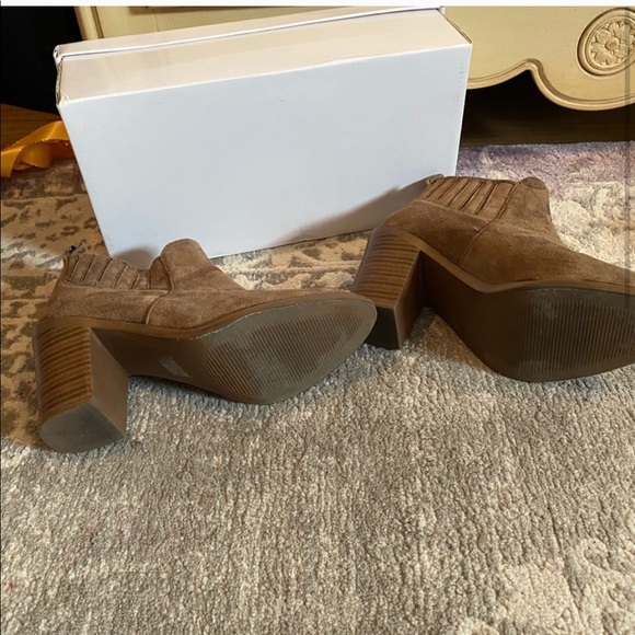 Brown/Tan chunky heeled bootie - Picture 3 of 4